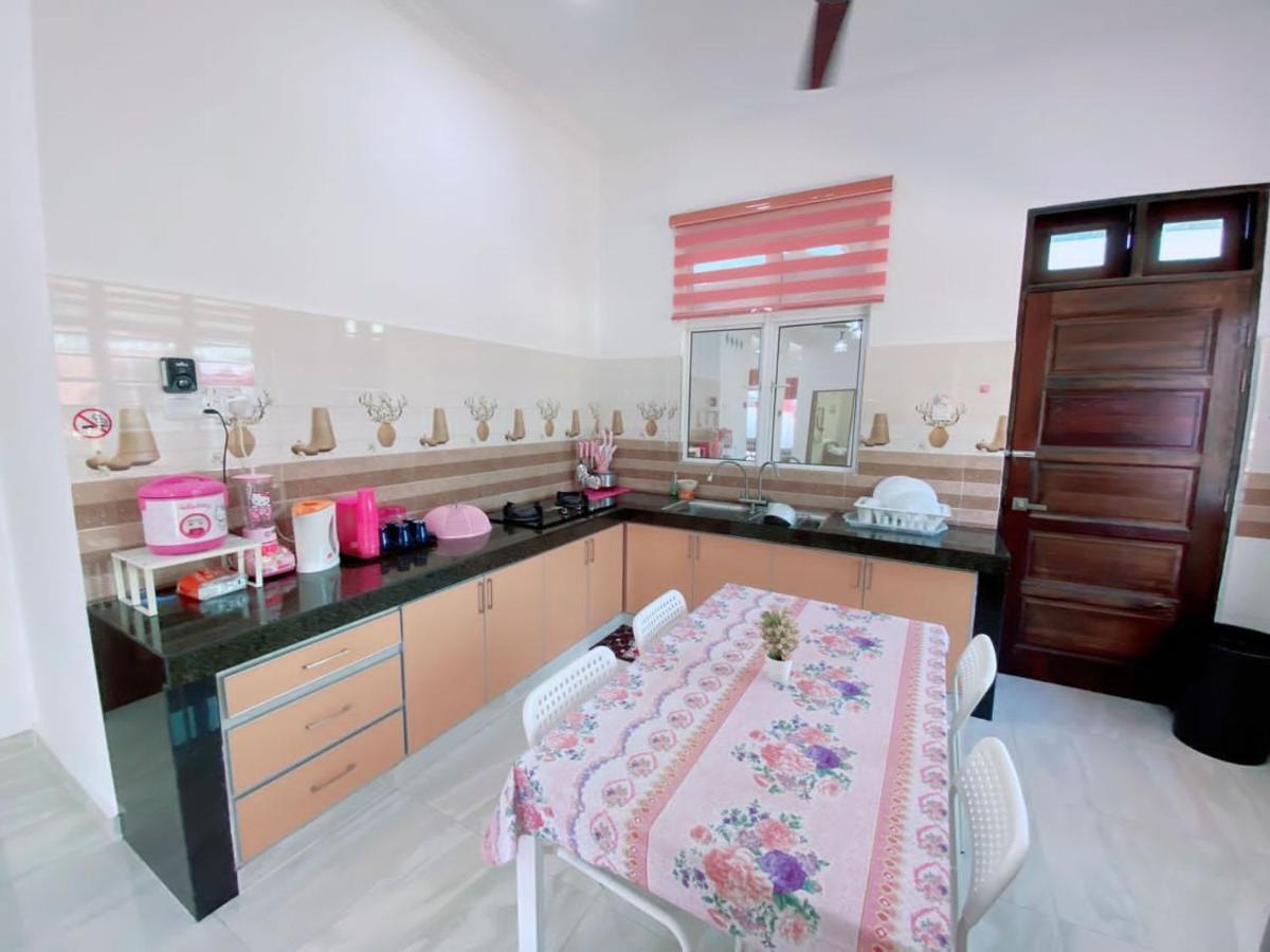 クアラ・トレンガヌ Hellokitty House - Unit 1ヴィラ エクステリア 写真