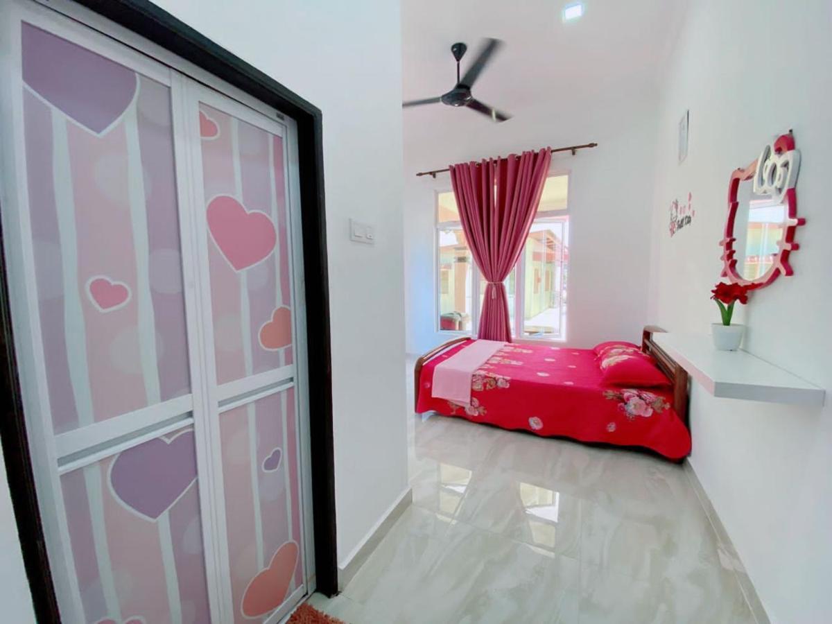 クアラ・トレンガヌ Hellokitty House - Unit 1ヴィラ エクステリア 写真
