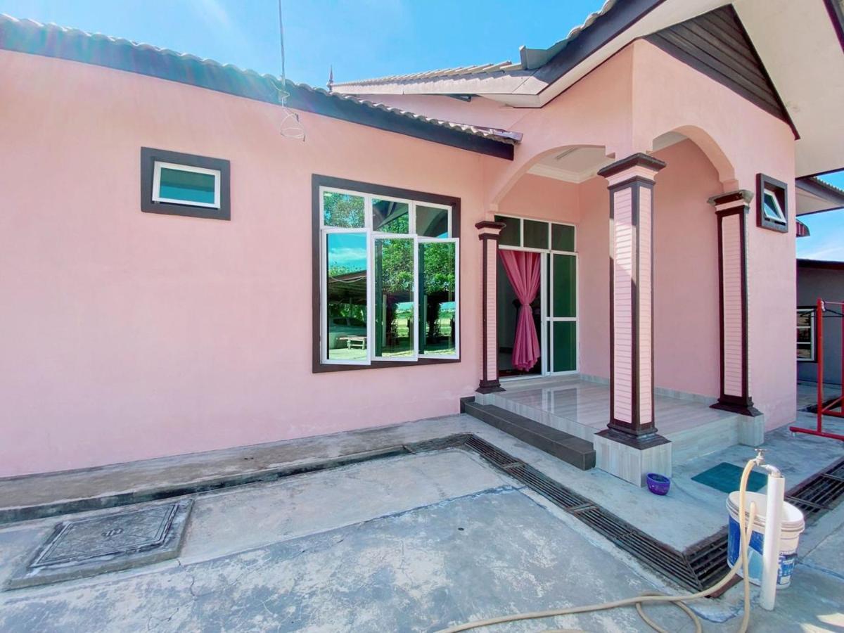 クアラ・トレンガヌ Hellokitty House - Unit 1ヴィラ エクステリア 写真